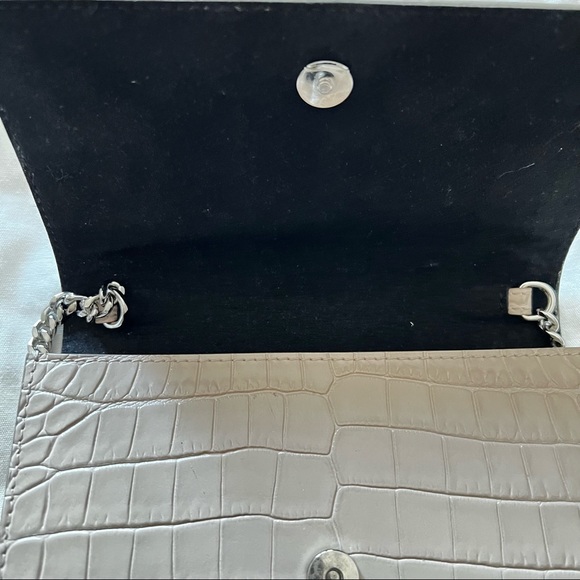 SOLD!! Alexander McQueen Crocodile embossed skull mini crossbody - Picture 3 of 7